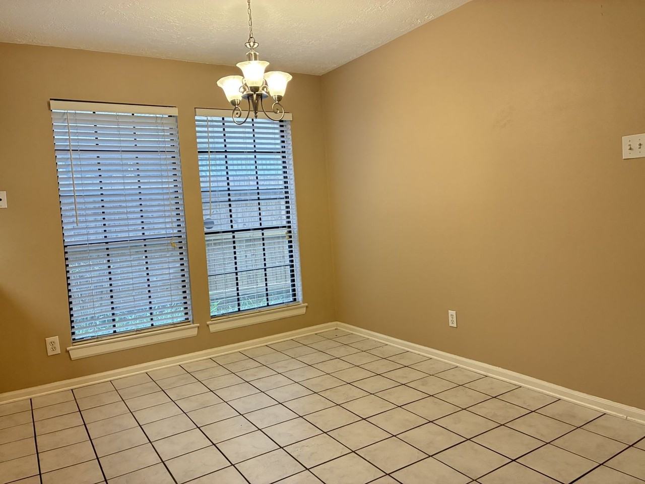 16042 Pinyon Creek Dr - Photo 7 of 30