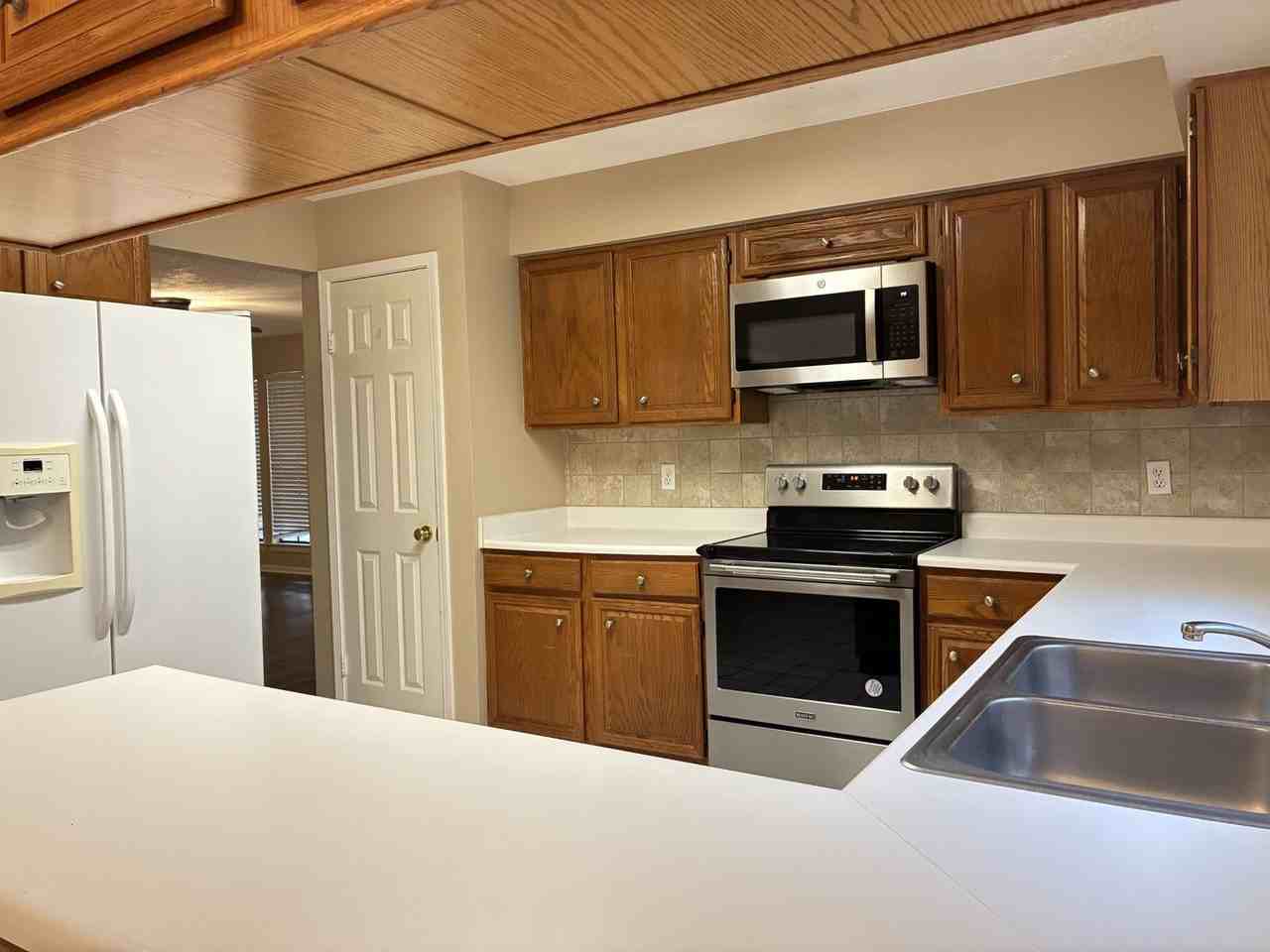 16042 Pinyon Creek Dr - Photo 7 of 30