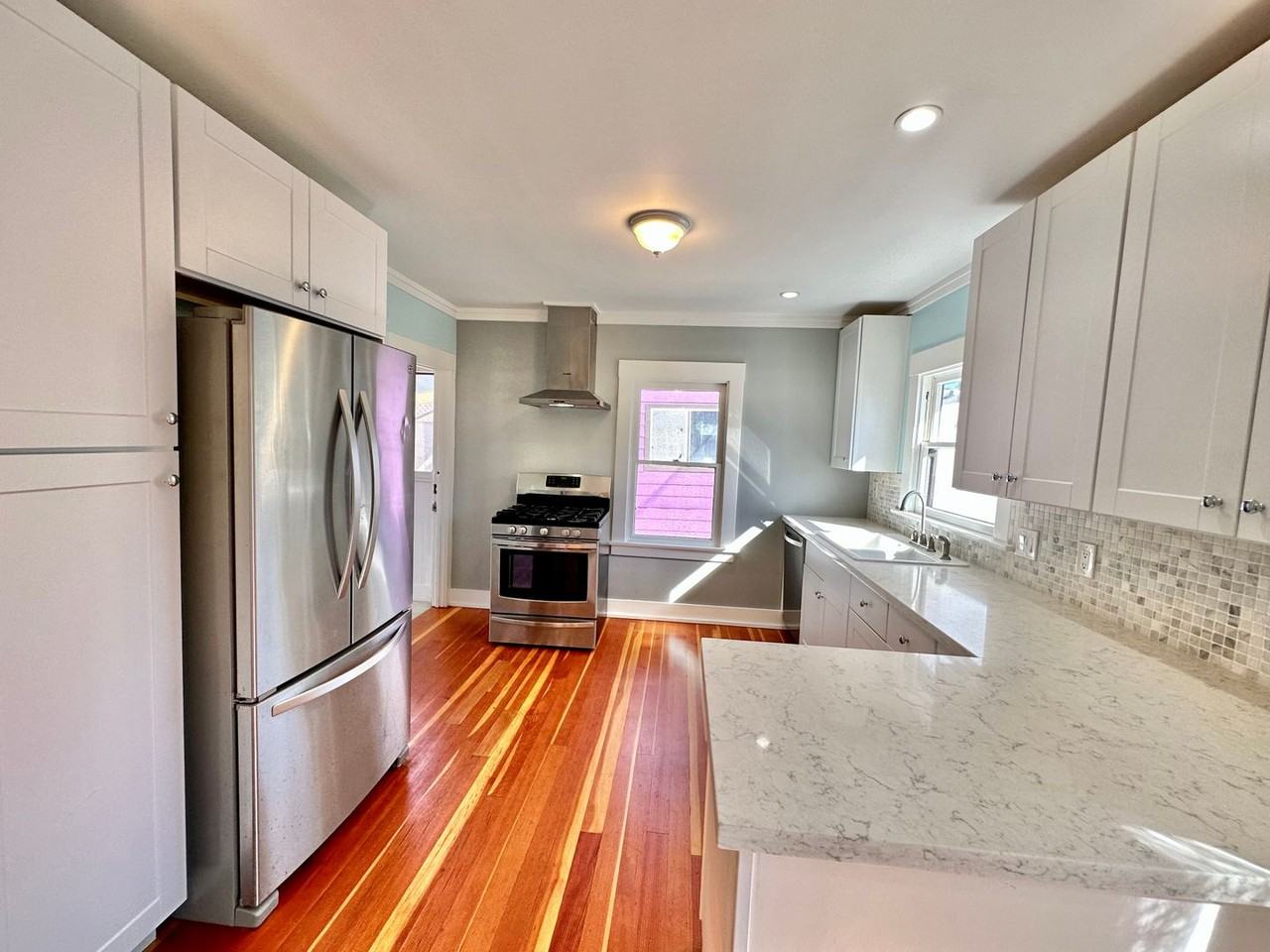 1814 Spalding Pl - Photo 2 of 35