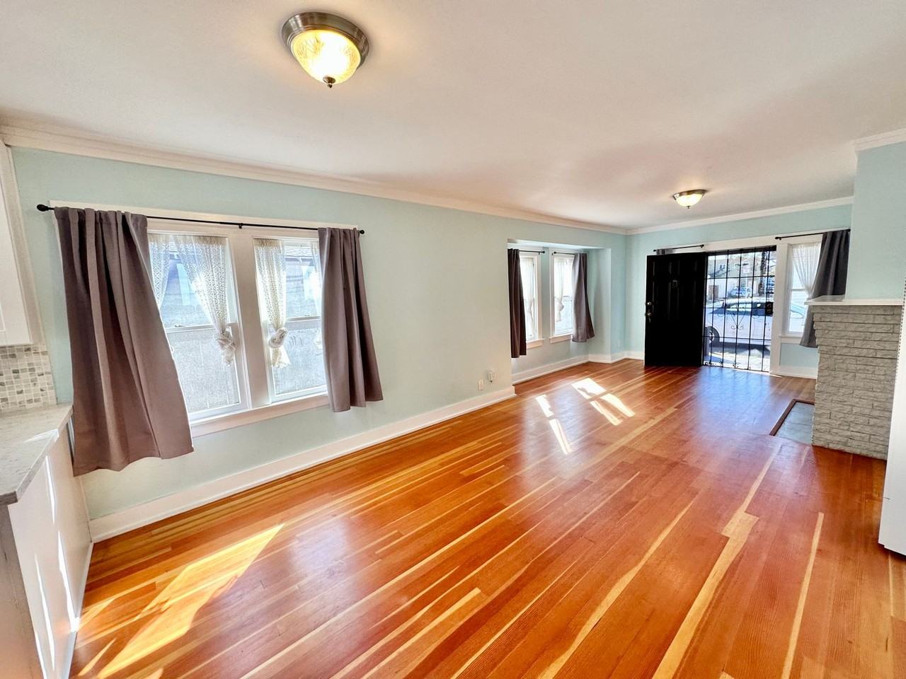 1814 Spalding Pl - Photo 4 of 35