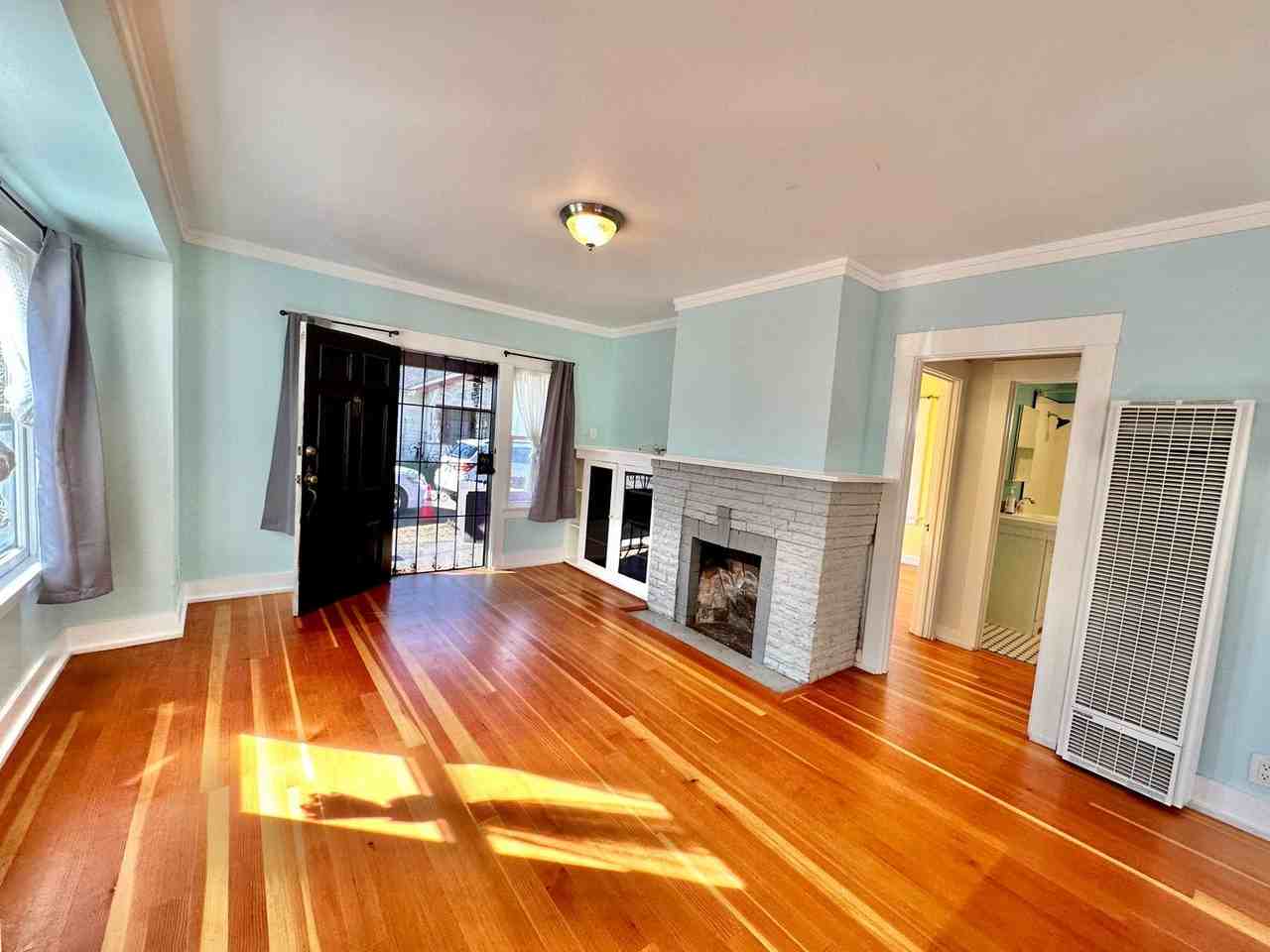 1814 Spalding Pl - Photo 6 of 35