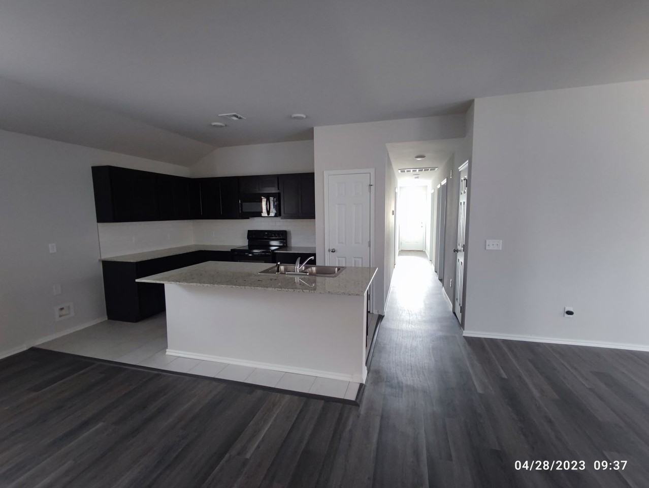 1211 Tortoise Wood Rd - Photo 5 of 24