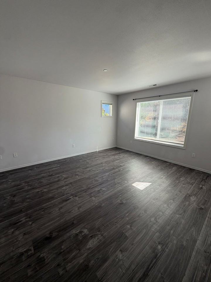 3091 Walker Rd - Photo 4 of 25