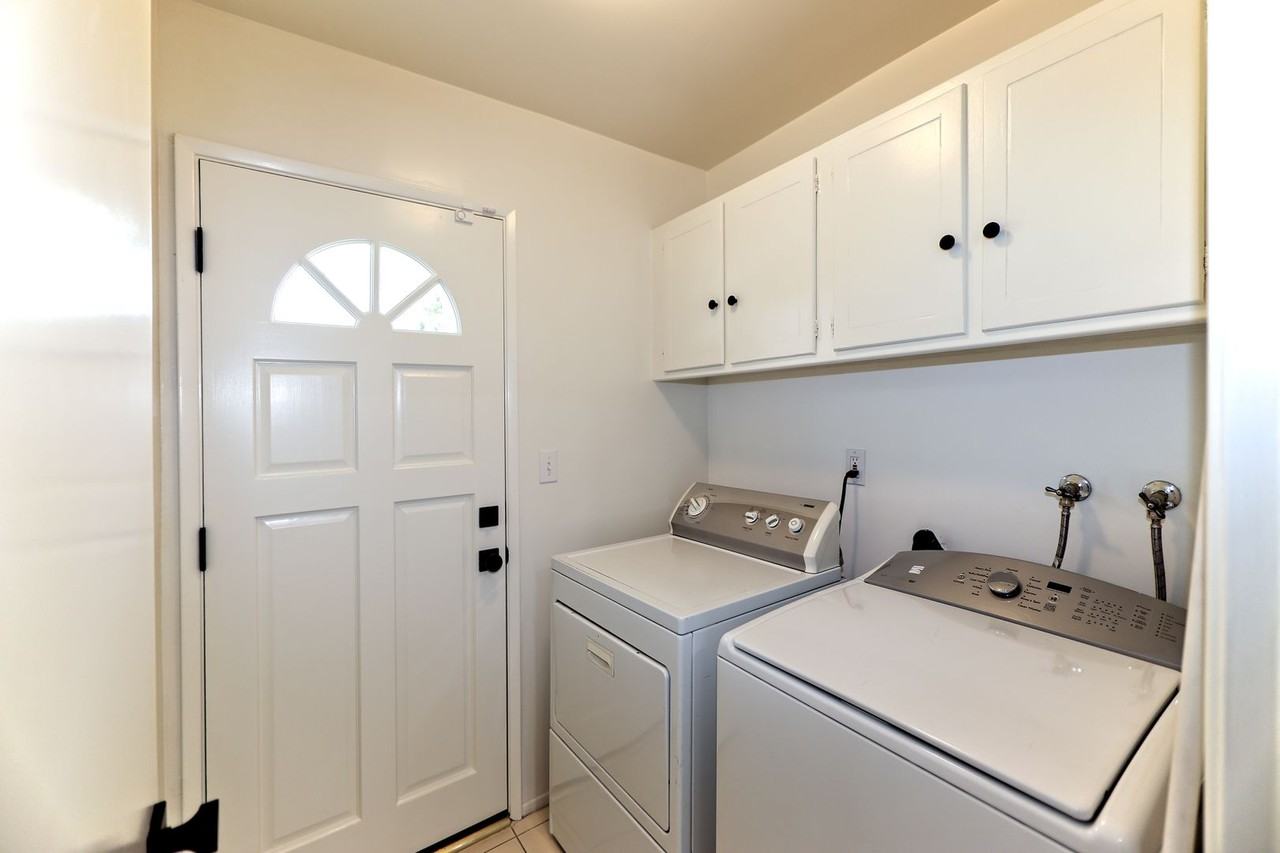 17135 Tiara St - Photo 5 of 14