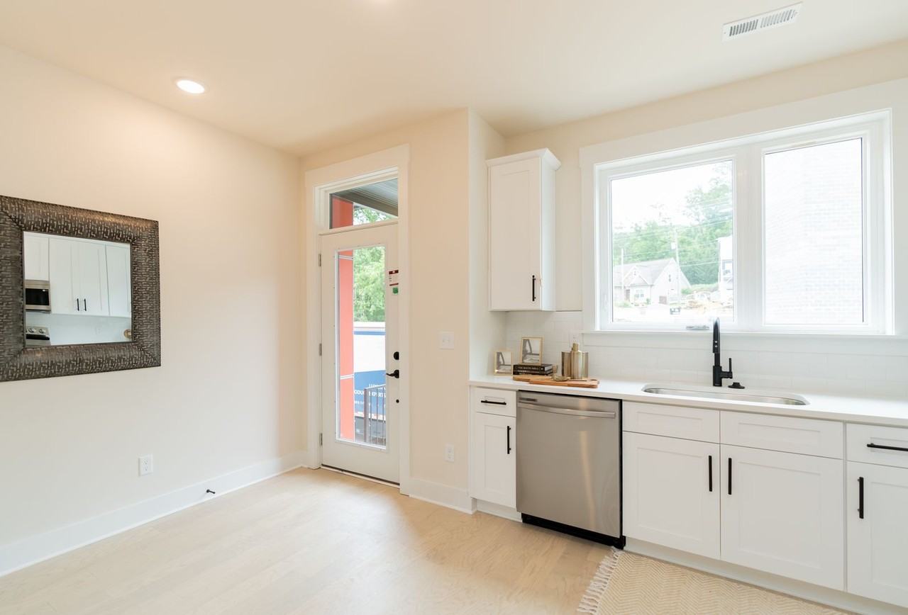 741 N Market St - Photo 3 of 37