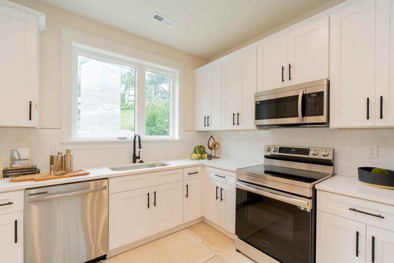 741 N Market St - Photo 6 of 37