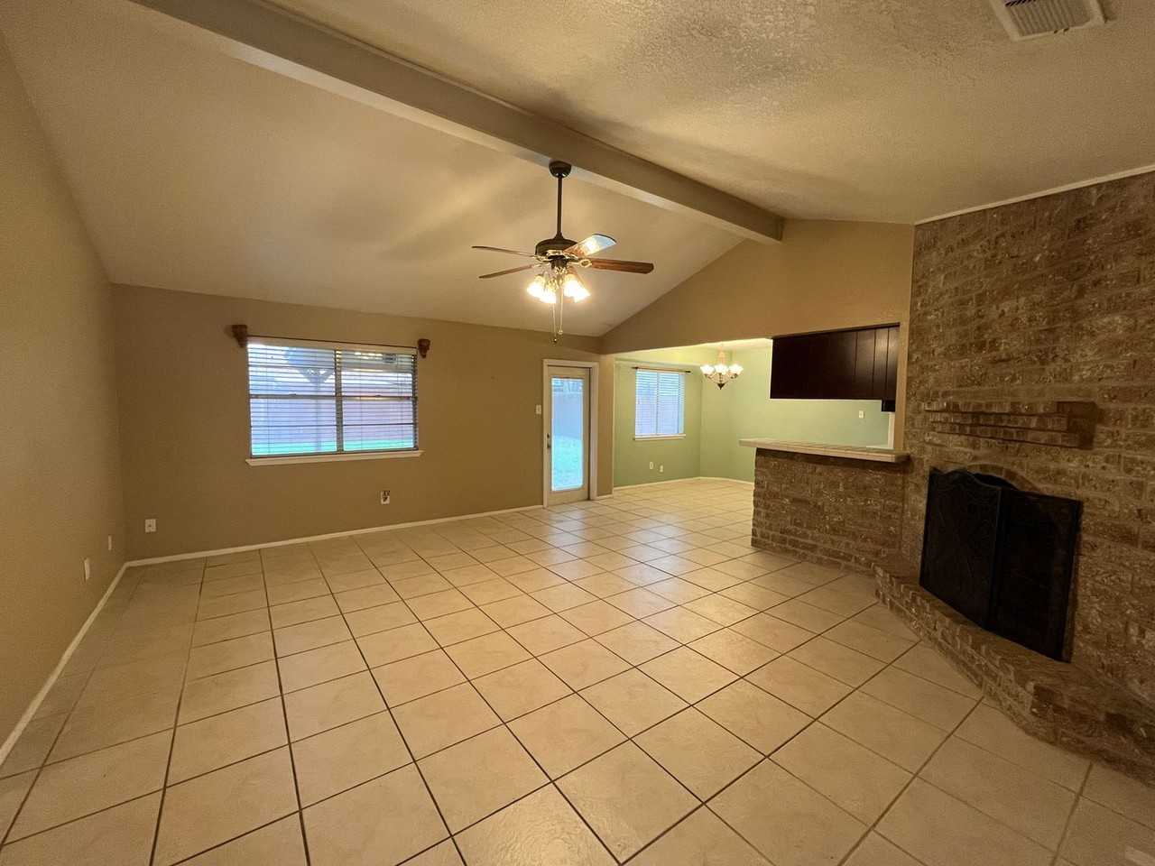 2118 2118 Meadowgrove Drive - MEADOWGROVE 2118 - Photo 2 of 24