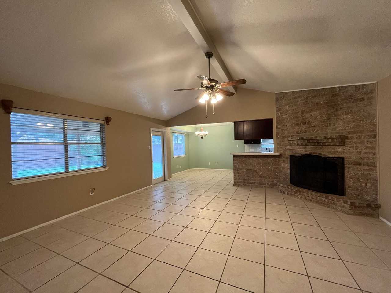 2118 2118 Meadowgrove Drive - MEADOWGROVE 2118 - Photo 3 of 24