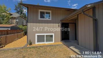 featured image of 333 Sw Lakeshore Dr