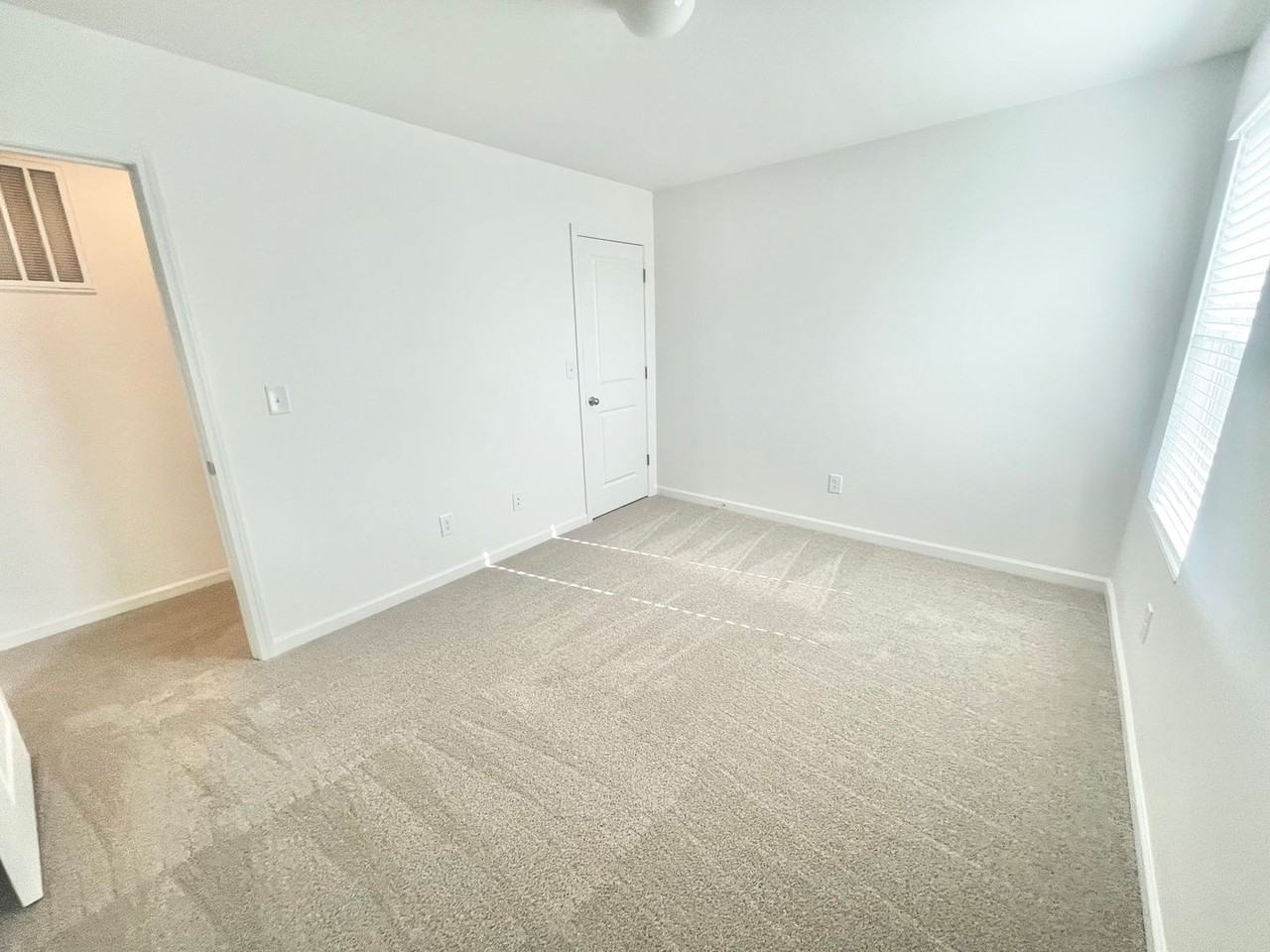 338 Pearl St - Photo 7 of 15