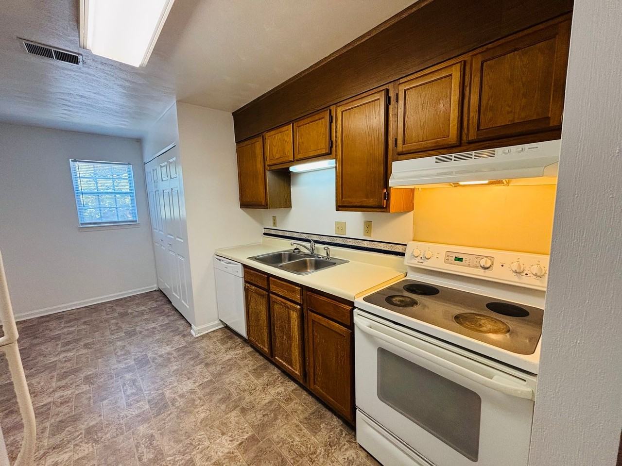 108 Chowning Pl - Photo 6 of 17
