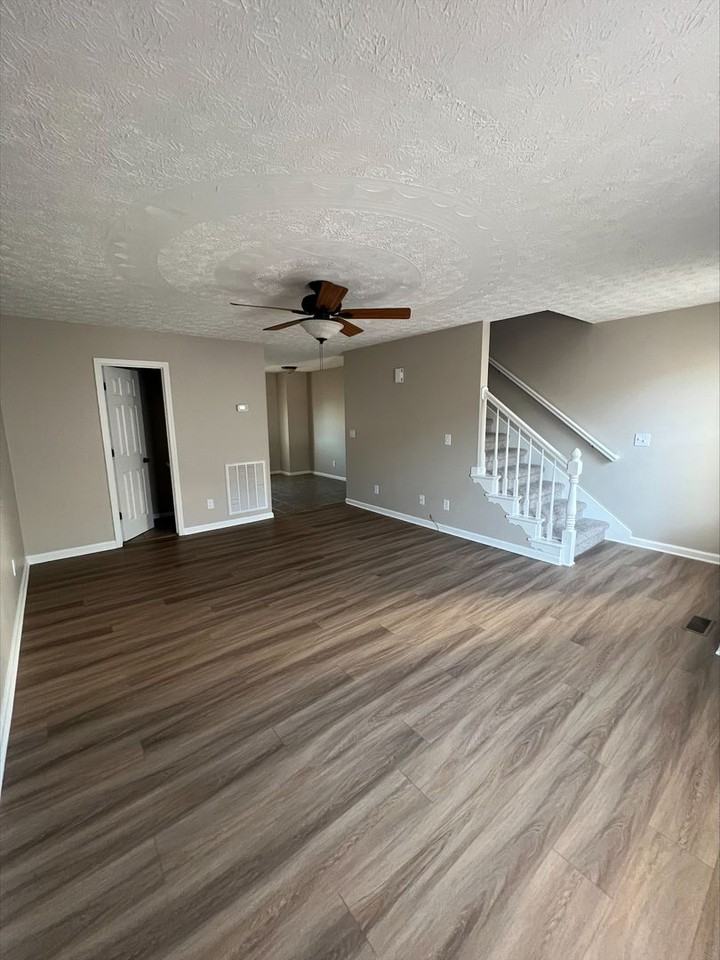 9 Ivy Ct - Photo 2 of 7