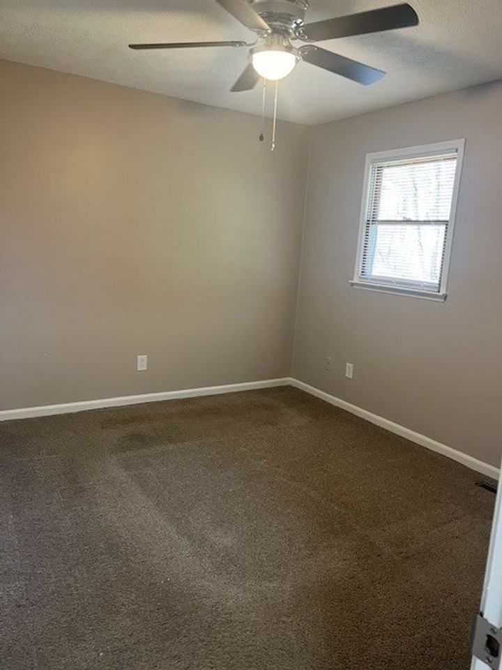 9 Ivy Ct - Photo 6 of 7