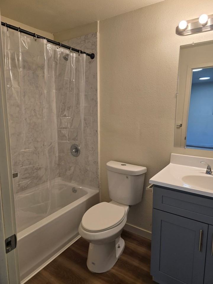 219 Armour Ave - Photo 2 of 4