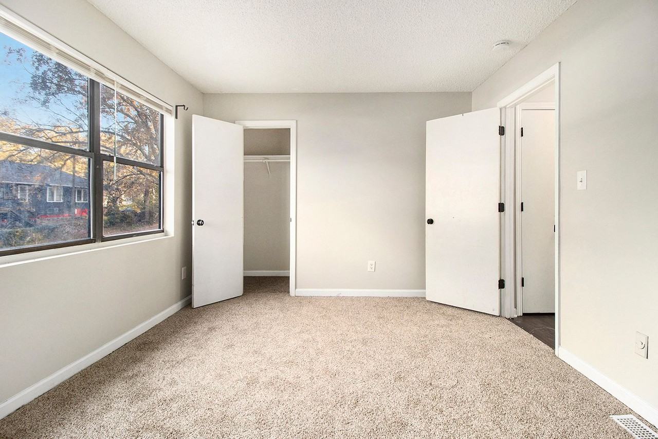 776 Azalia St Sw - Photo 5 of 7