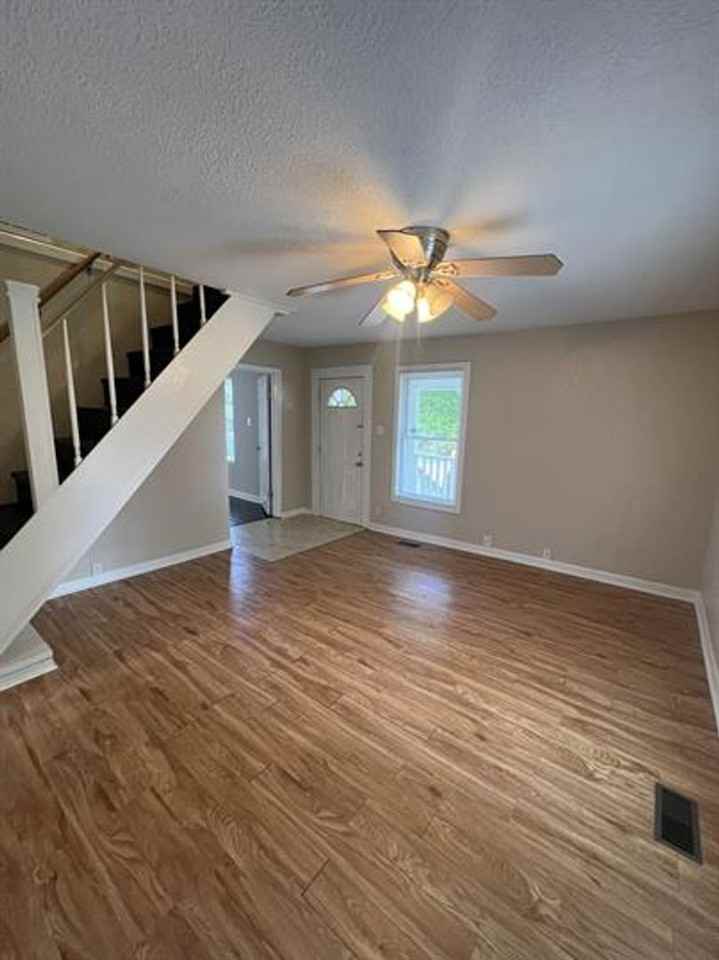 700 W 3rd Ave - Photo 5 of 15
