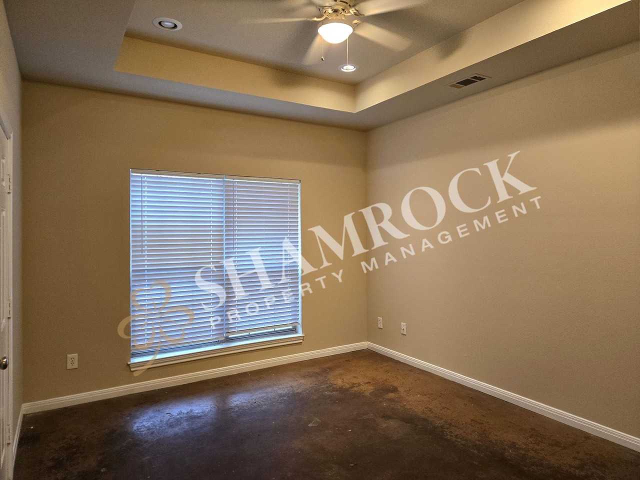 2109 Columbus Ave Apt D - Photo 3 of 12