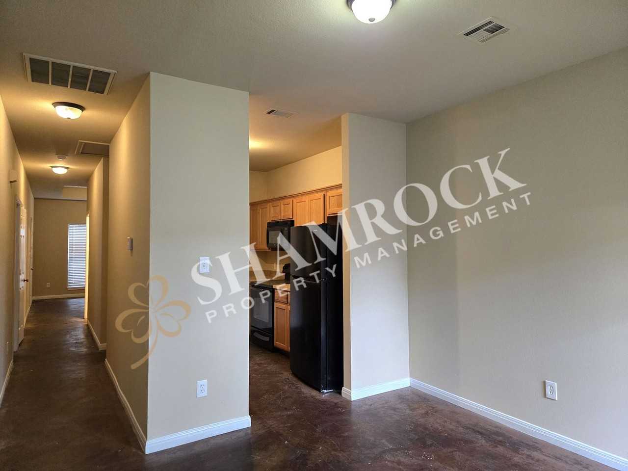 2109 Columbus Ave Apt D - Photo 4 of 12
