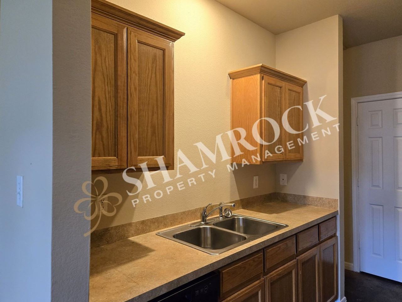 2109 Columbus Ave Apt D - Photo 5 of 12