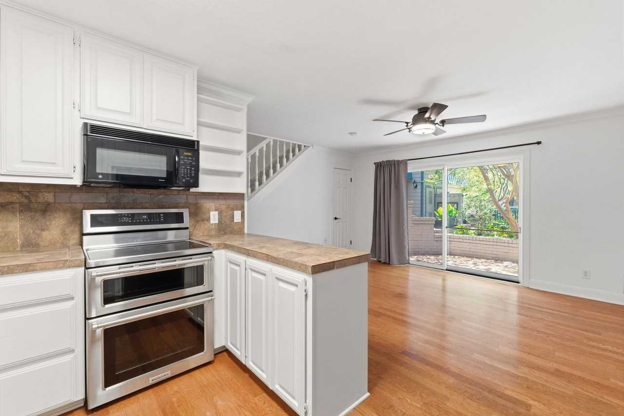 2500 Steck Ave #7 - Photo 6 of 20