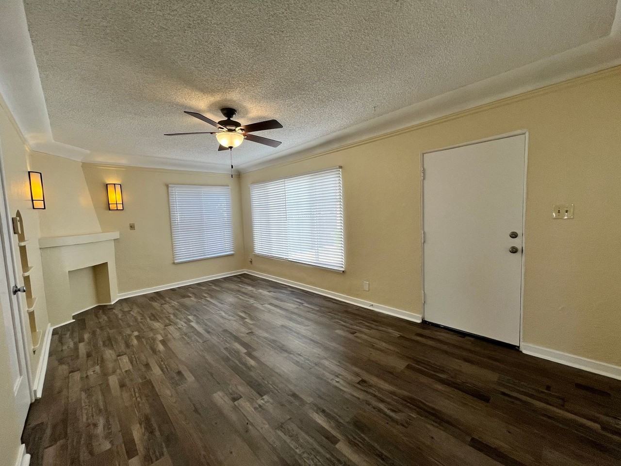 2522 Cedar Ave - Photo 5 of 19