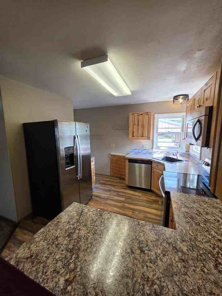 124 E Van Buren St - Photo 4 of 27