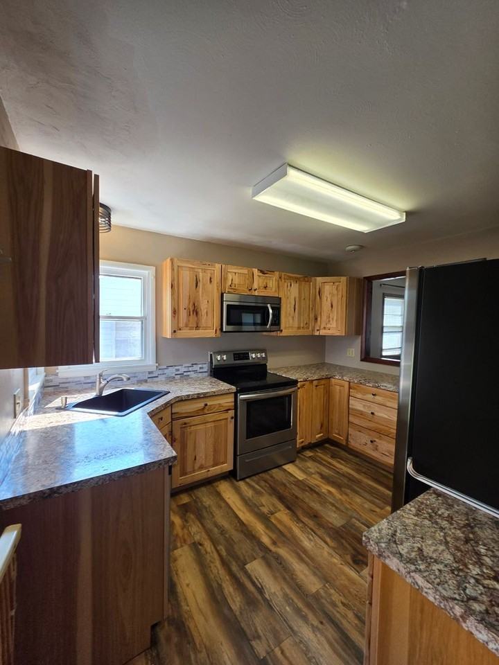 124 E Van Buren St - Photo 5 of 27