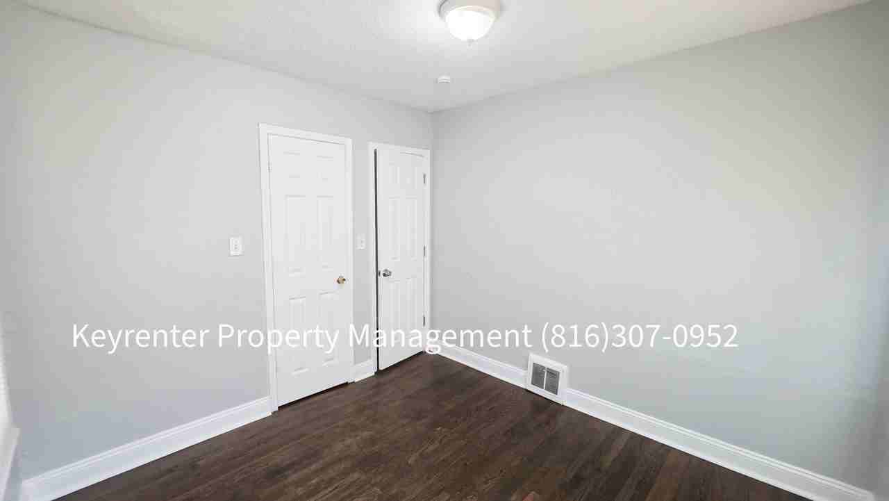 3921 Myrtle Ave - Photo 6 of 18