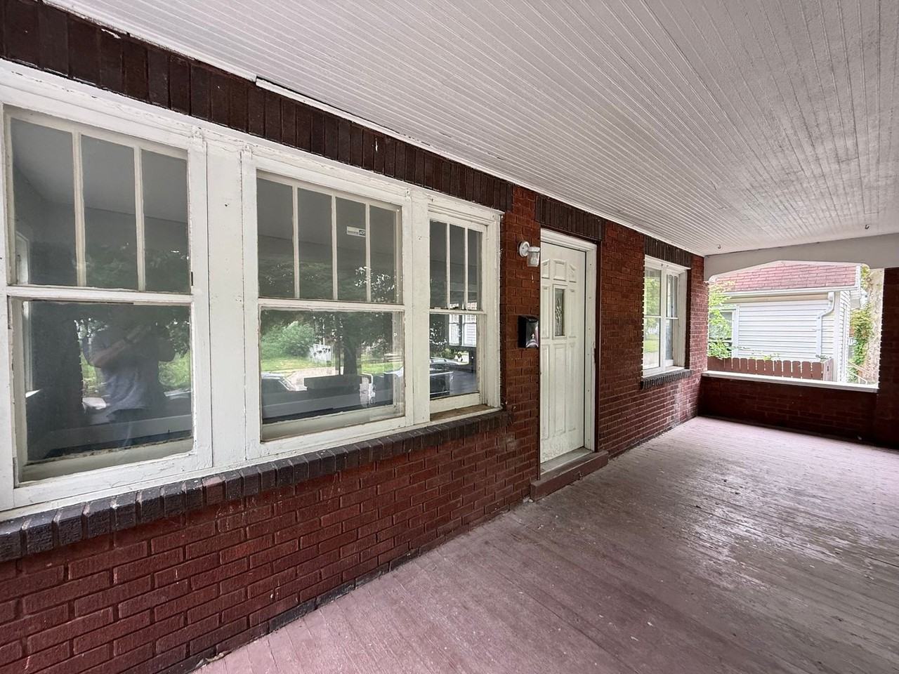 1454 E Main St - Photo 3 of 14
