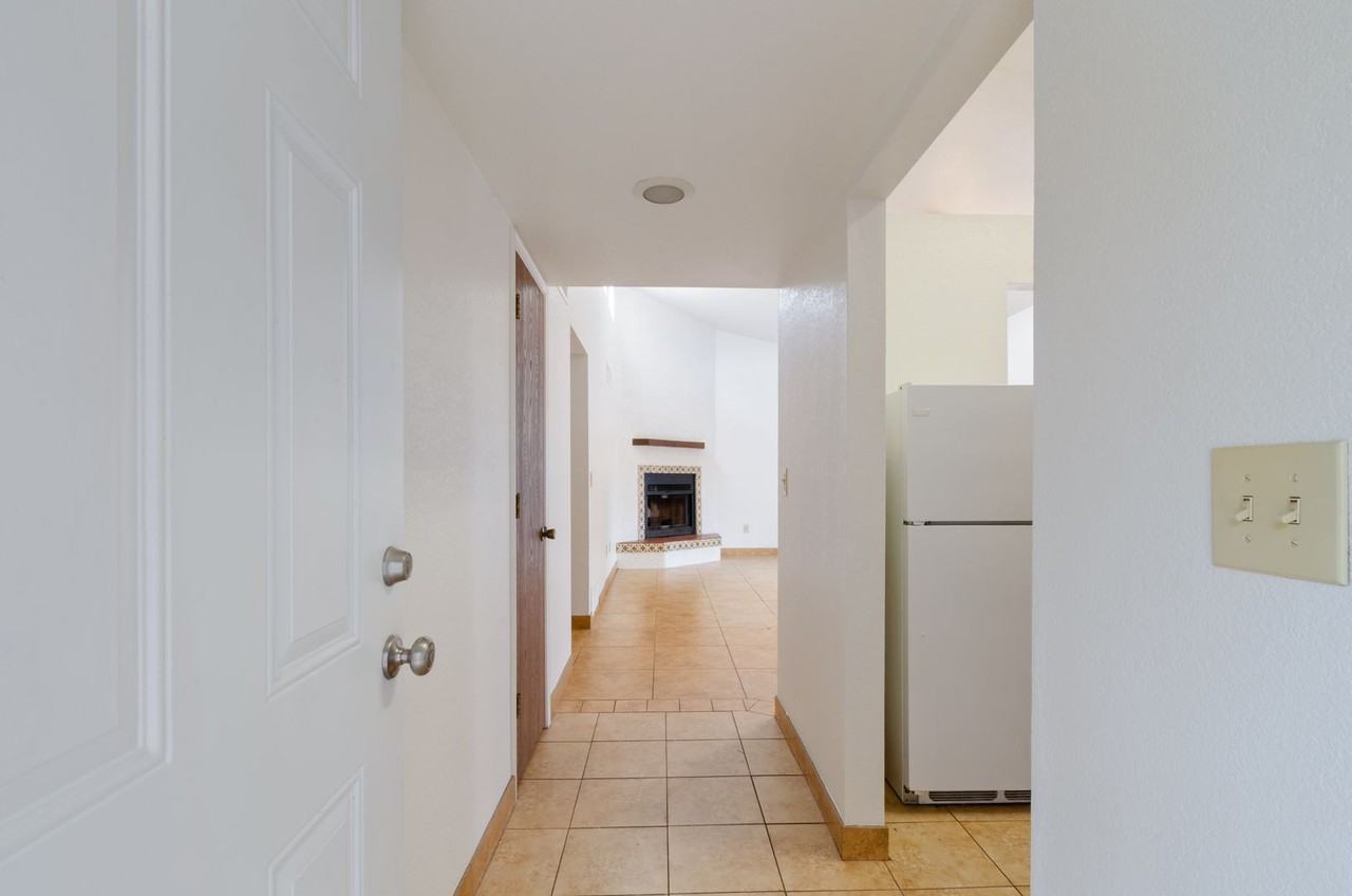 1109 E Water St - Photo 3 of 15