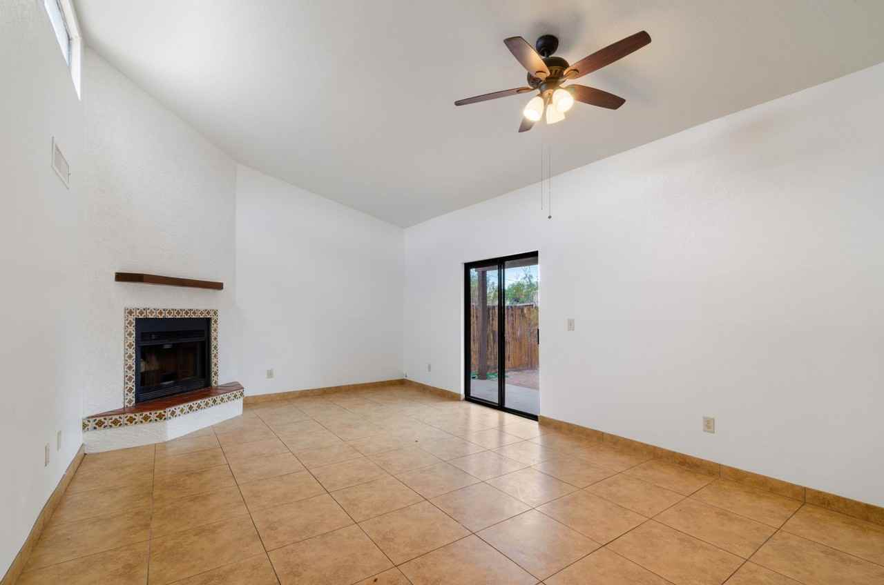 1109 E Water St - Photo 4 of 15