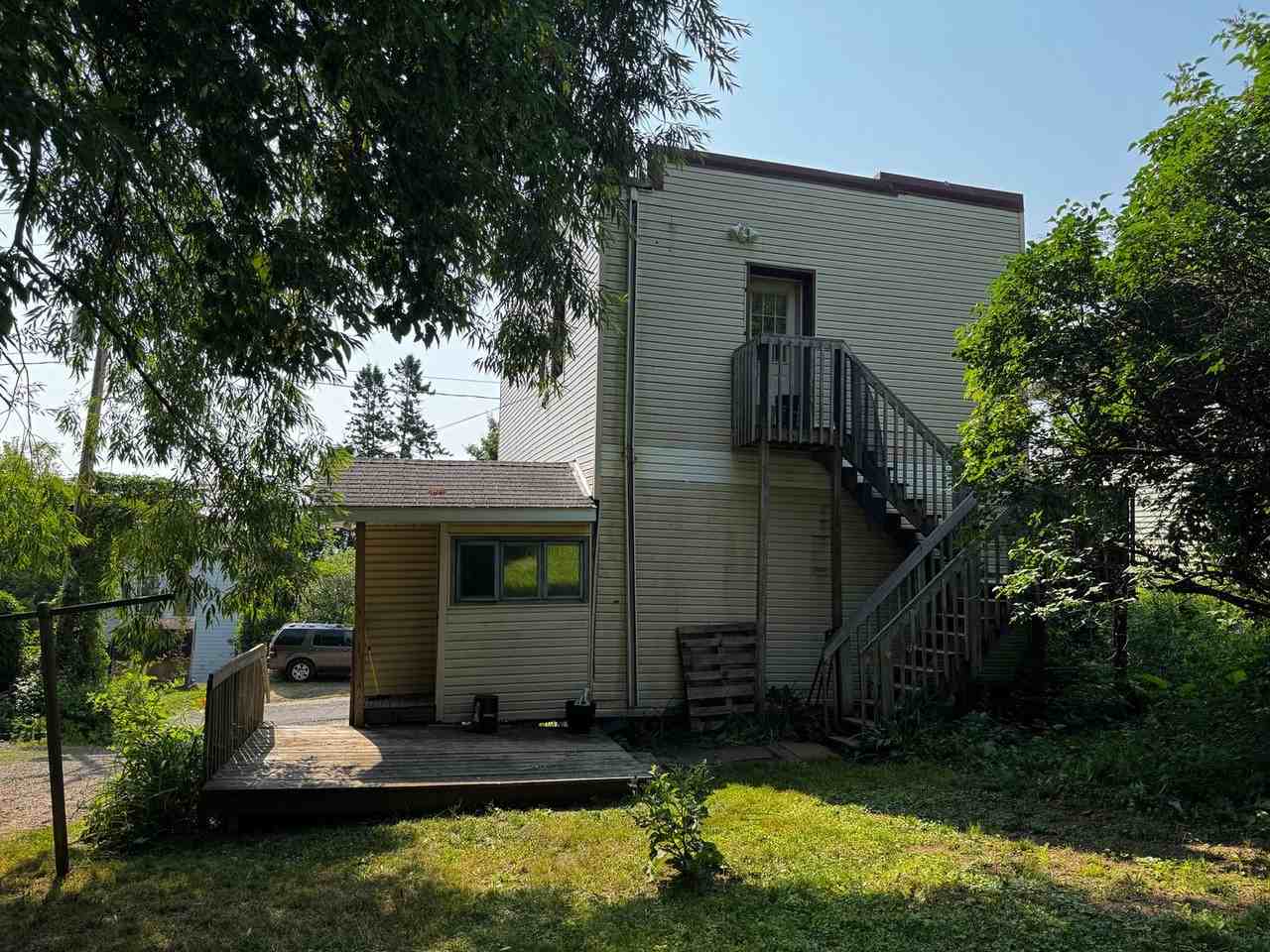 214 E 8th St - Photo 2 of 21