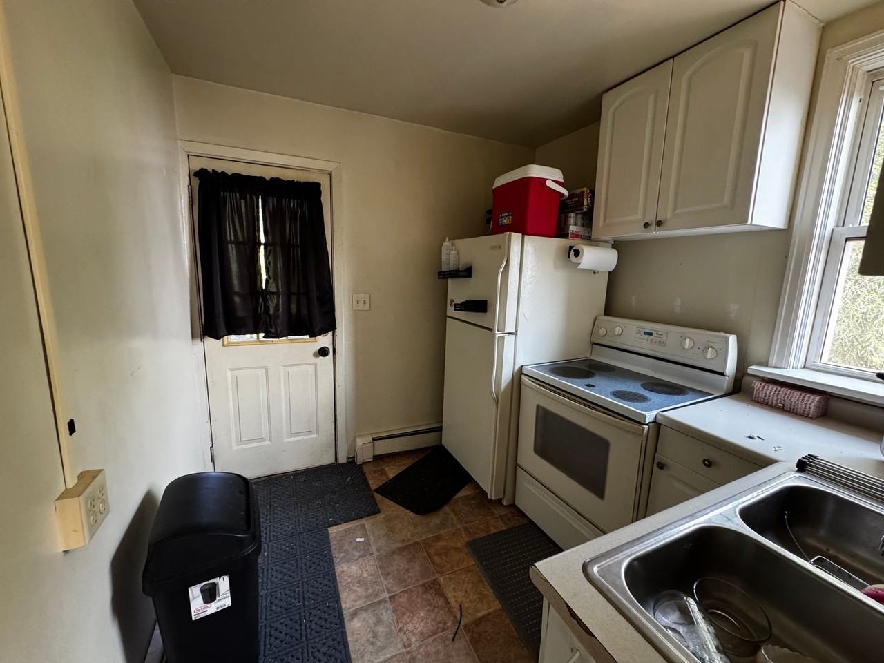 214 E 8th St - Photo 4 of 21