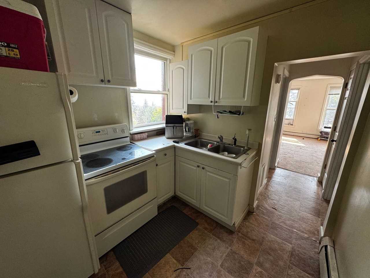 214 E 8th St - Photo 5 of 21