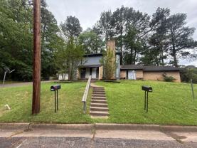 1102 Lilac Dr - Photo 1 of 1