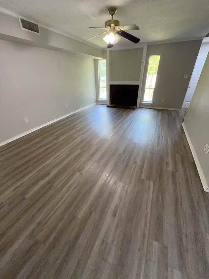 1102 Lilac Dr - Photo 3 of 11