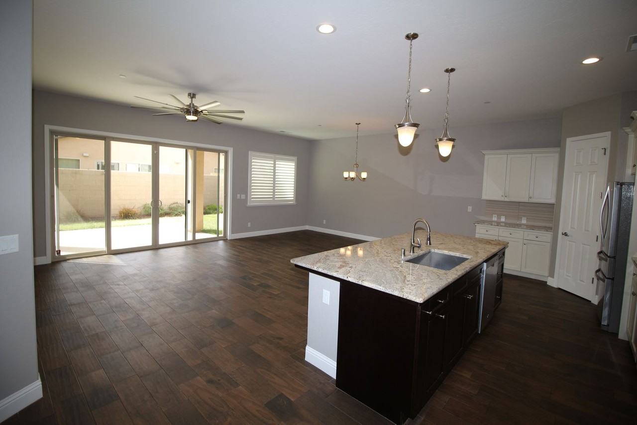 1829 E Bella Rosa Ave - Photo 6 of 22