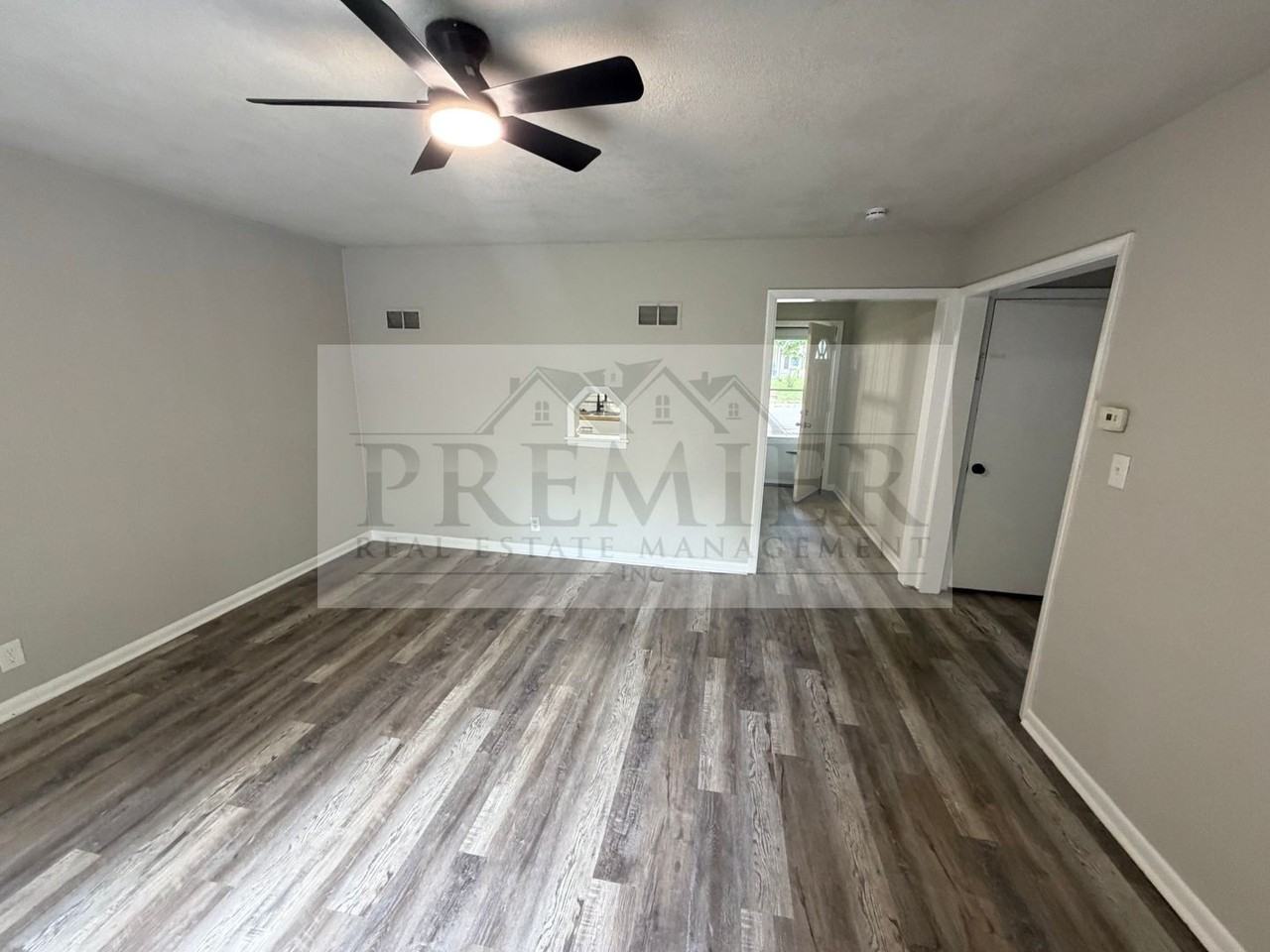 1316 N Main St - Photo 7 of 14