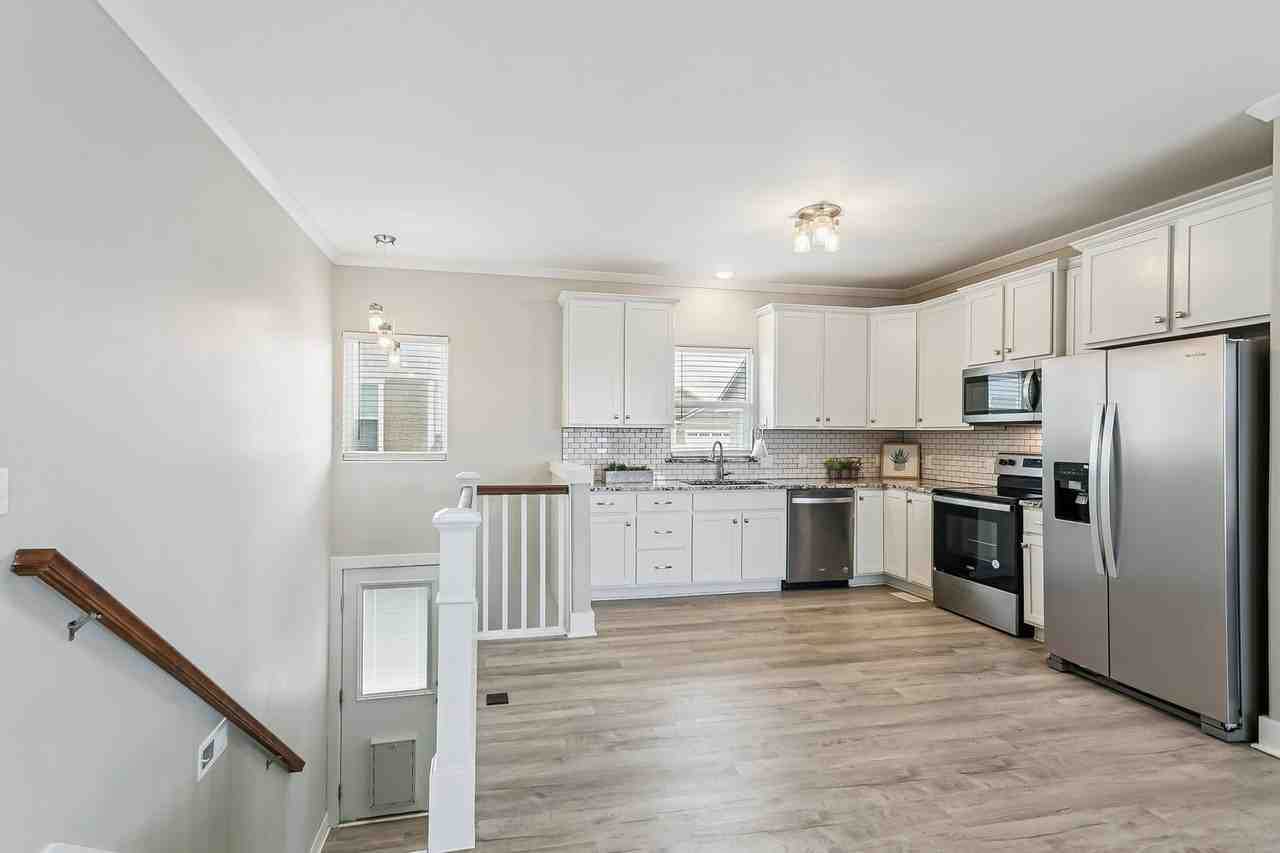 331 331 N 127th St. N #506 - Photo 4 of 24