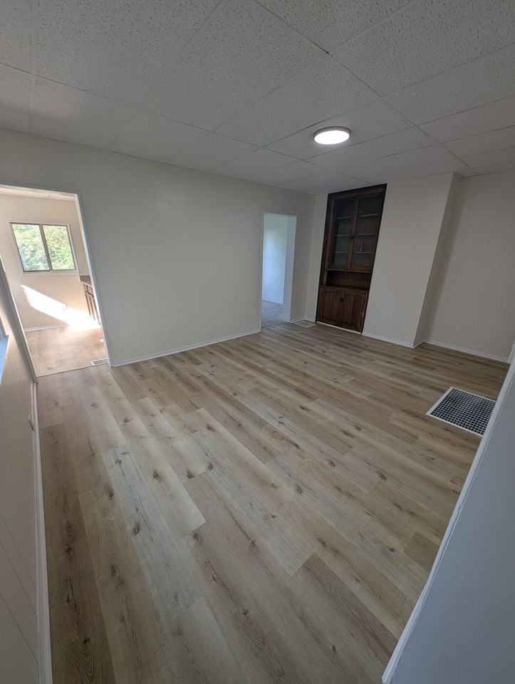551 6th St - Photo 2 of 15