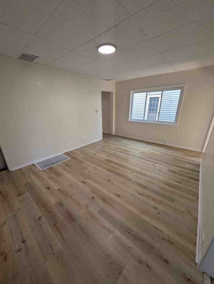 551 6th St - Photo 3 of 15
