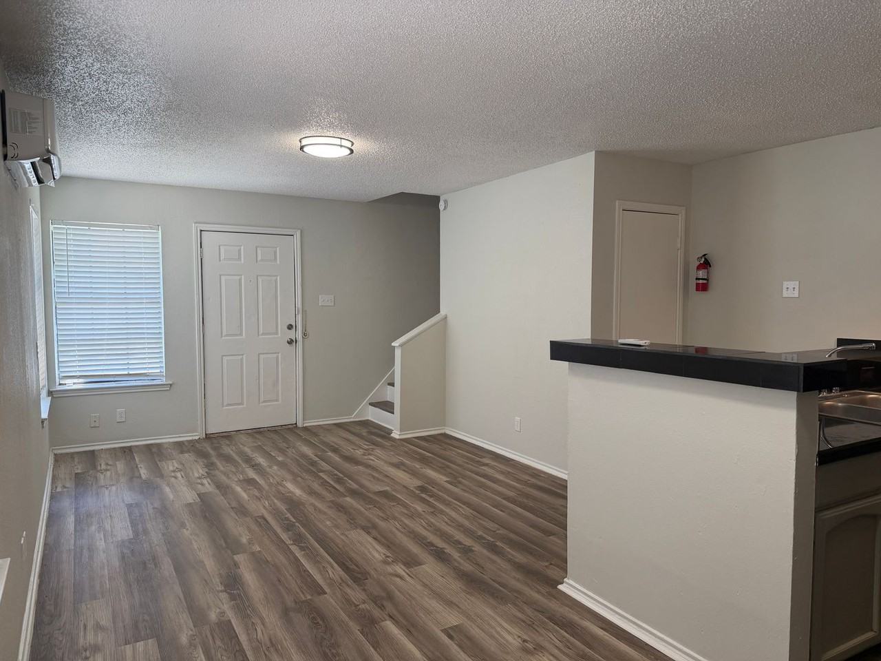 131 Elsie Ave #103 - Photo 3 of 13