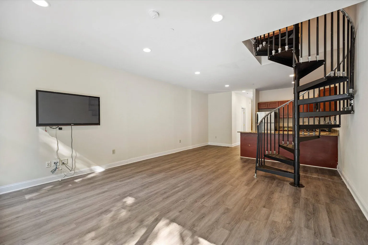 1916 N 18th St - Photo 2 of 32