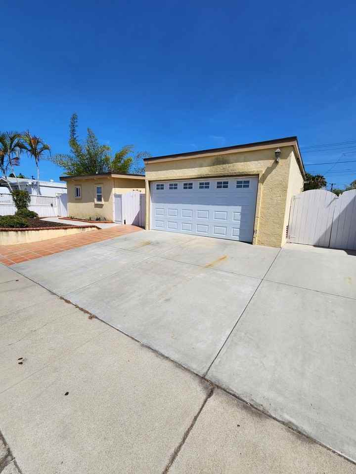 3772 Crete St - Photo 3 of 15