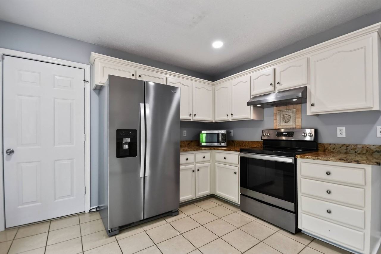1658 Sparkleberry Dr - Photo 6 of 20