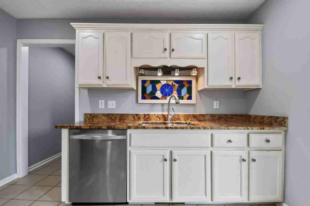 1658 Sparkleberry Dr - Photo 7 of 20