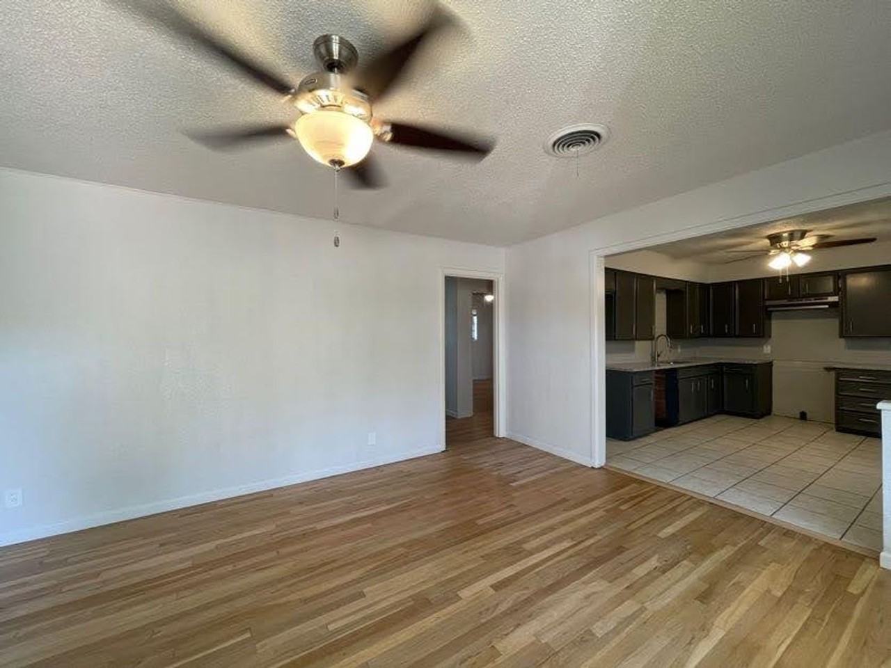 1005 N 19th St - Photo 2 of 20