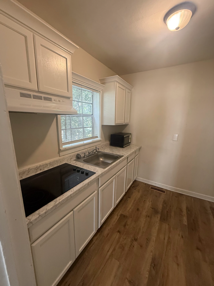 1106 Highway Dr - Photo 6 of 8
