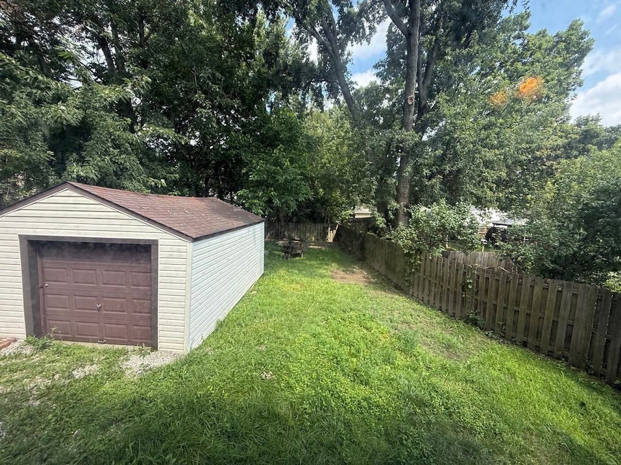 1617 Shirley Ave - Photo 4 of 14