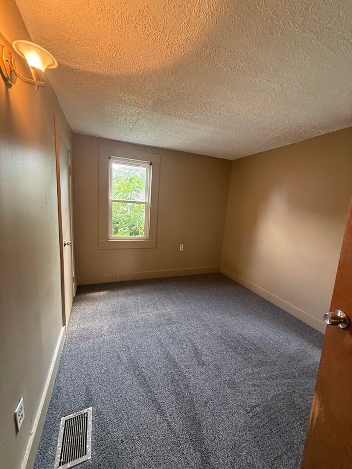 1617 Shirley Ave - Photo 5 of 14